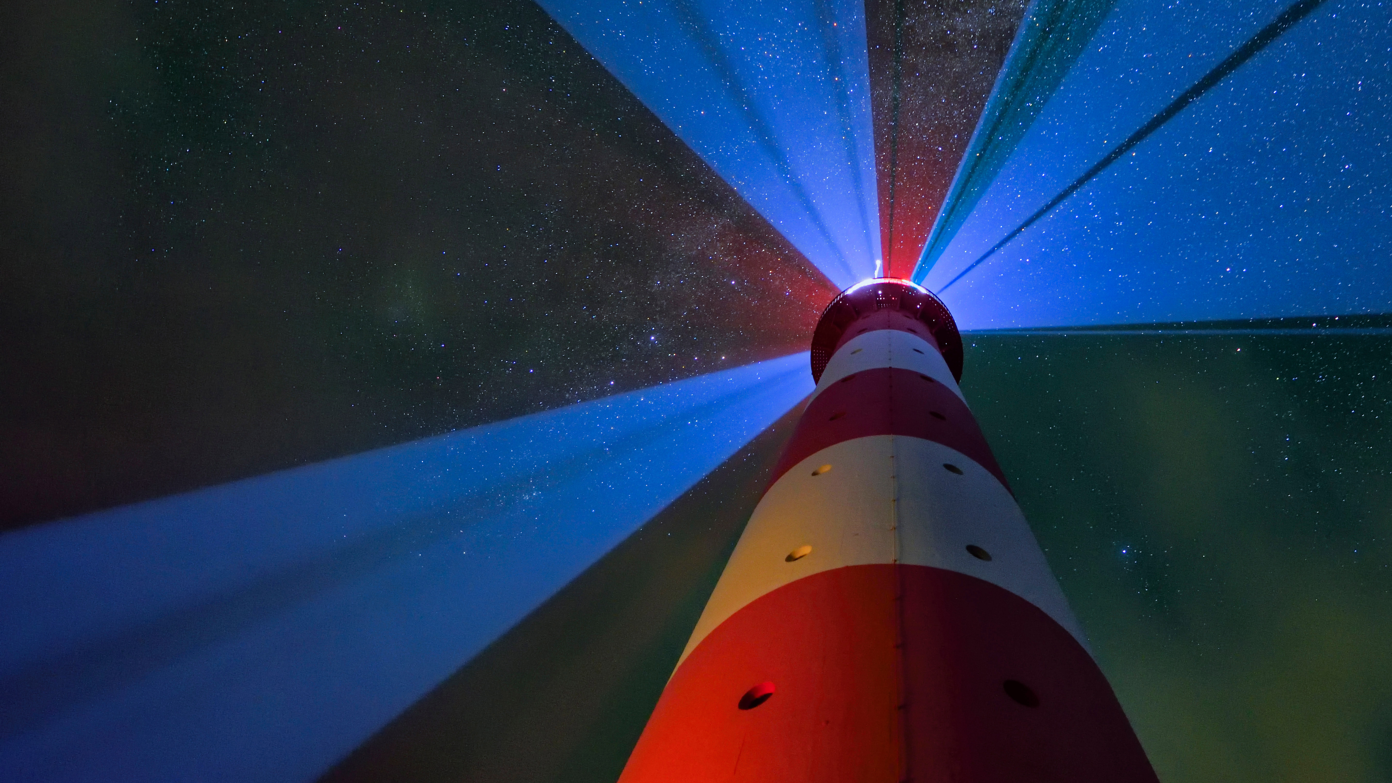 星空下的灯塔,德国Westerhever镇 (© Sandra Bartocha/Minden Pictures)