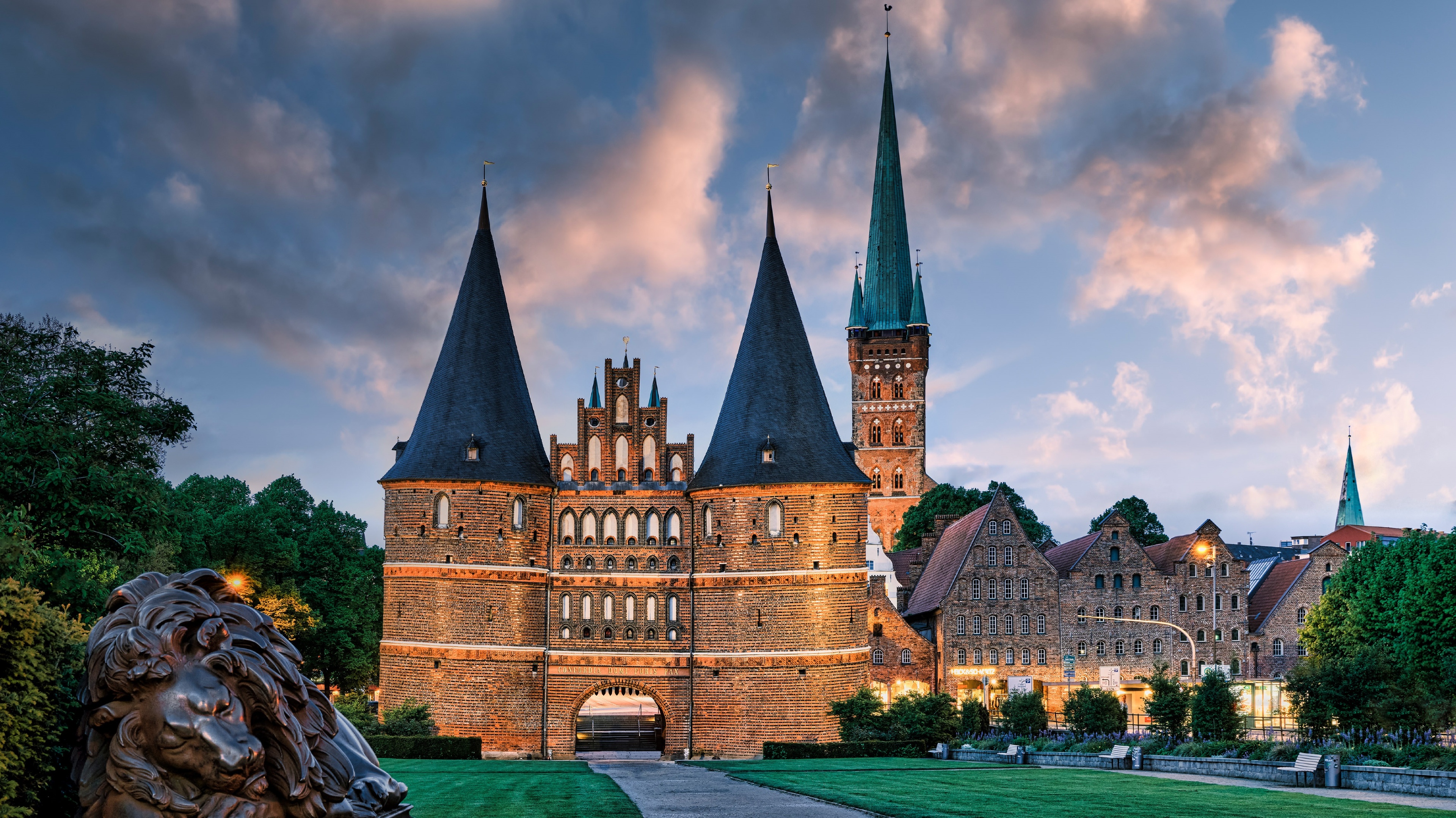 吕贝克的霍尔斯滕门,德国 (© Harald Nachtmann/Getty Images)