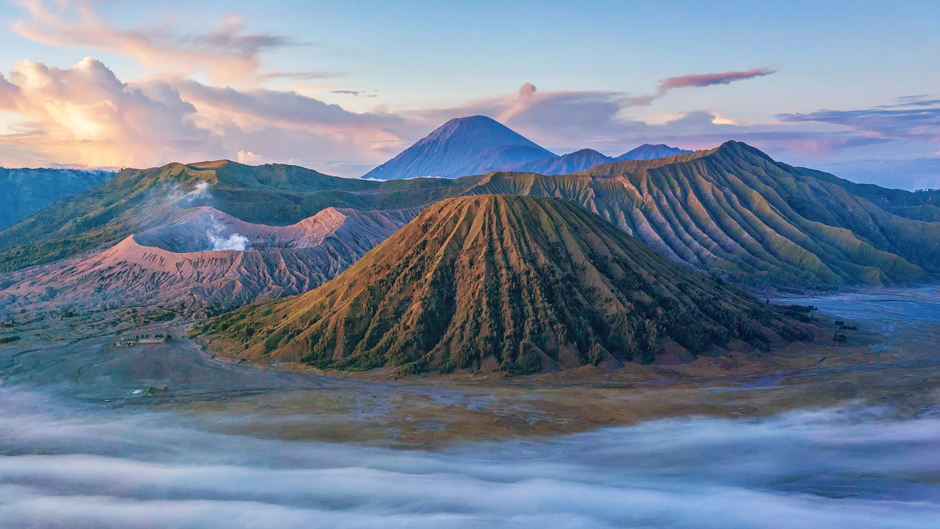 爪哇岛东部的婆罗摩火山,印度尼西亚 (© Bento Fotography/Getty Images)